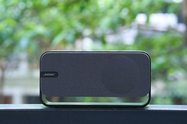 終于,在這兩天,小雷收到了bose最新的產品bose soundlink